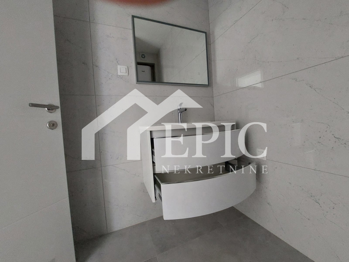 KOŽINO, ZADAR - APPARTAMENTO TRILOCALE CON PISCINA