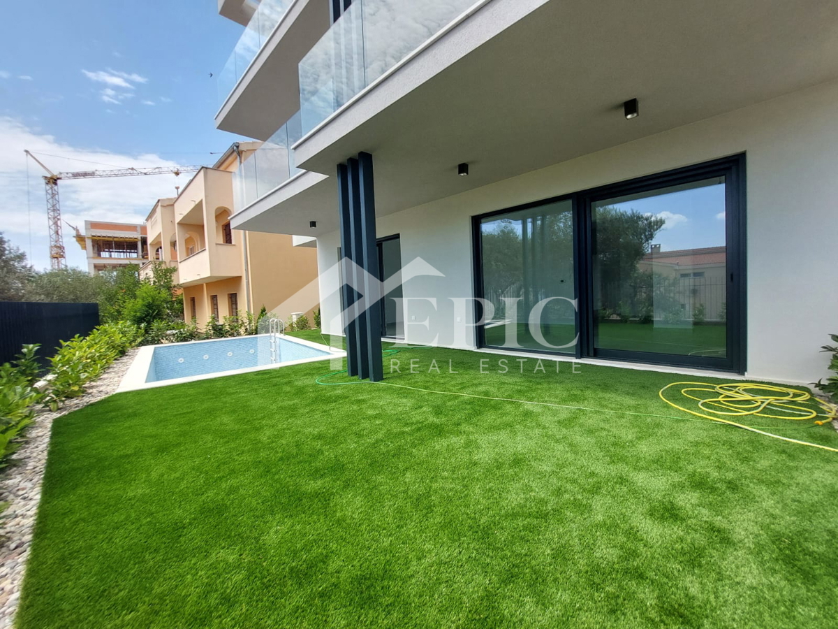 KOŽINO, ZADAR - APPARTAMENTO TRILOCALE CON PISCINA