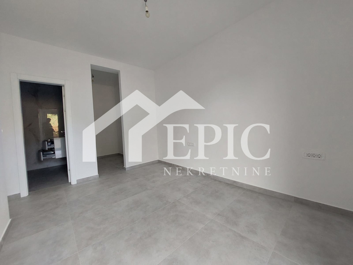 KOŽINO, ZADAR - APPARTAMENTO TRILOCALE CON PISCINA