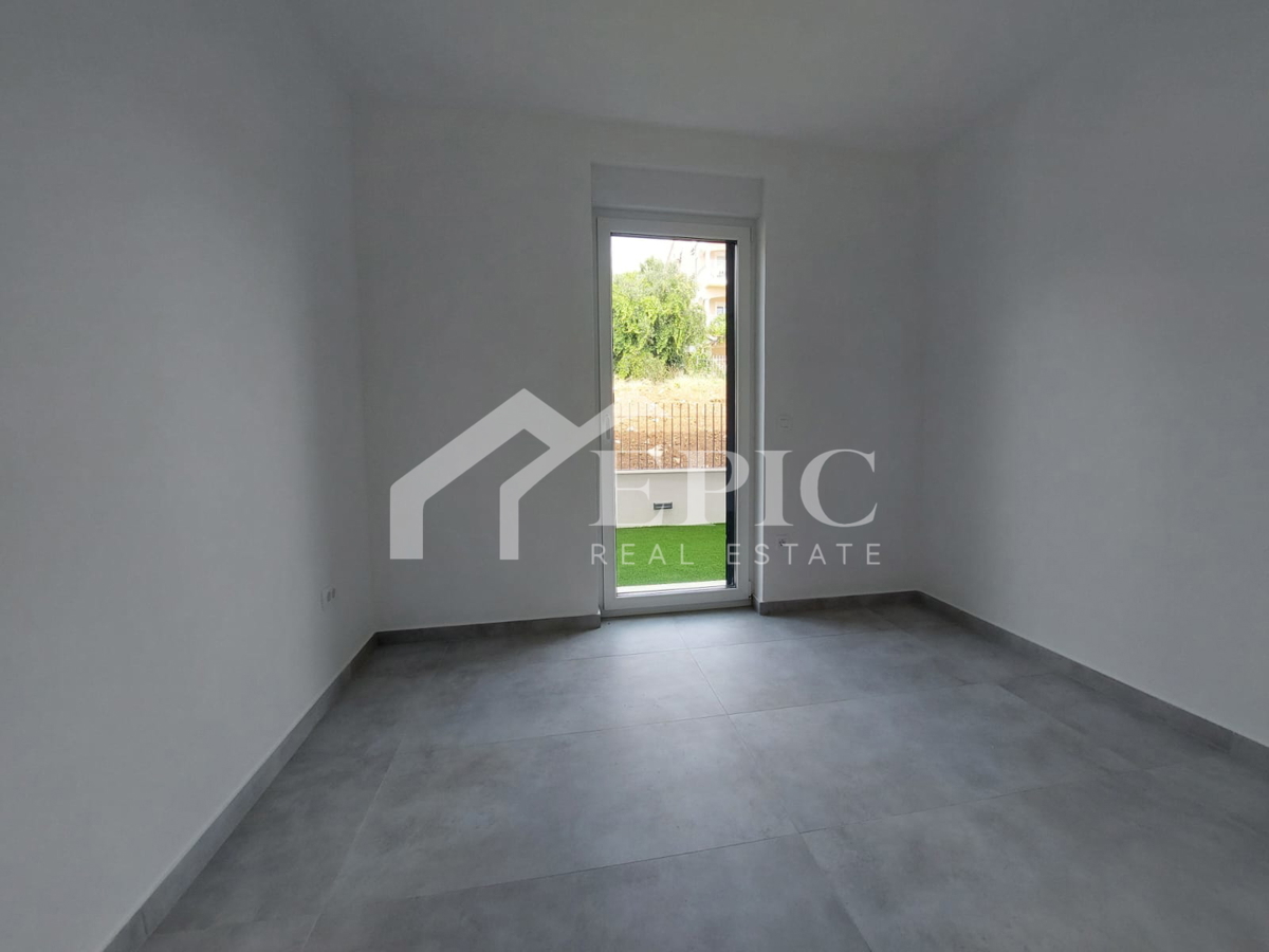 KOŽINO, ZADAR - APPARTAMENTO TRILOCALE CON PISCINA