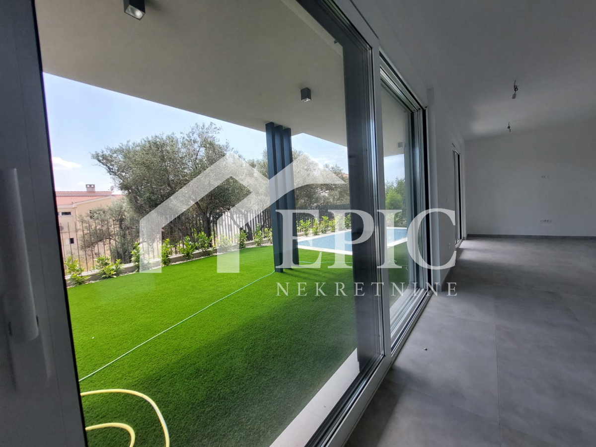 KOŽINO, ZADAR - APPARTAMENTO TRILOCALE CON PISCINA