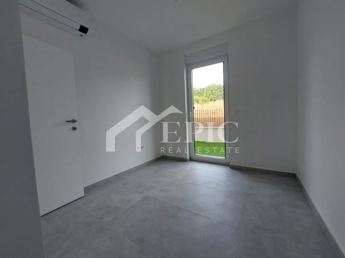 KOŽINO, ZADAR - APPARTAMENTO TRILOCALE CON PISCINA