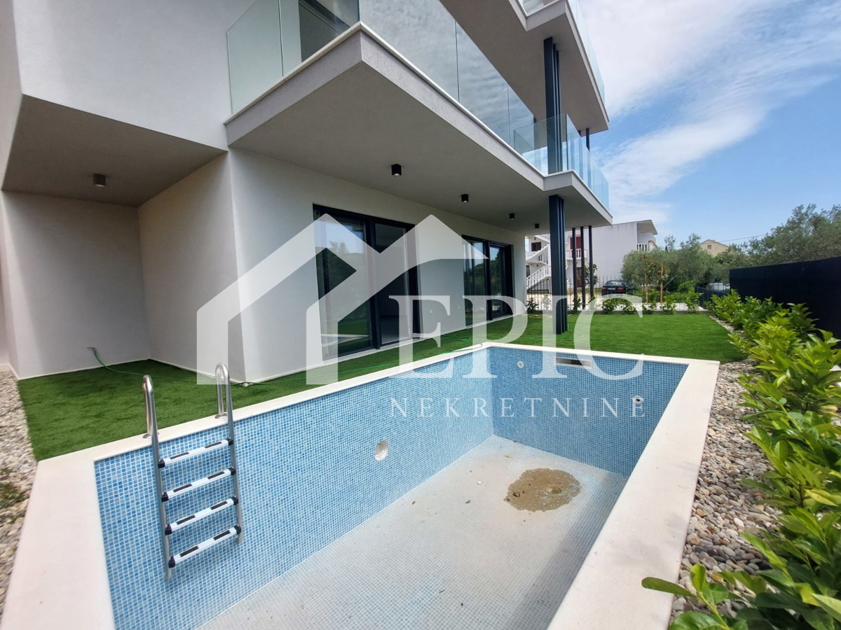 KOŽINO, ZADAR - APPARTAMENTO TRILOCALE CON PISCINA