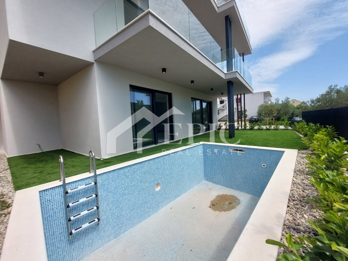 KOŽINO, ZADAR - APPARTAMENTO TRILOCALE CON PISCINA