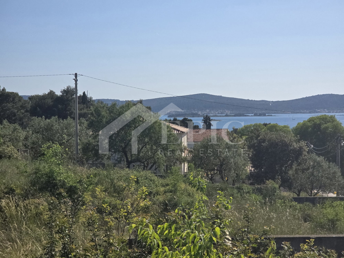 TERRENO EDIFICABILE CON VISTA MARE