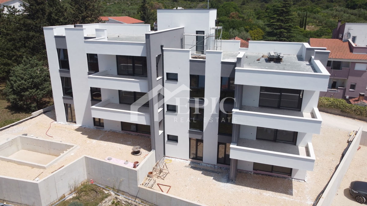 APPARTAMENTO CON TERRAZZA SUL TETTO E VISTA MARE