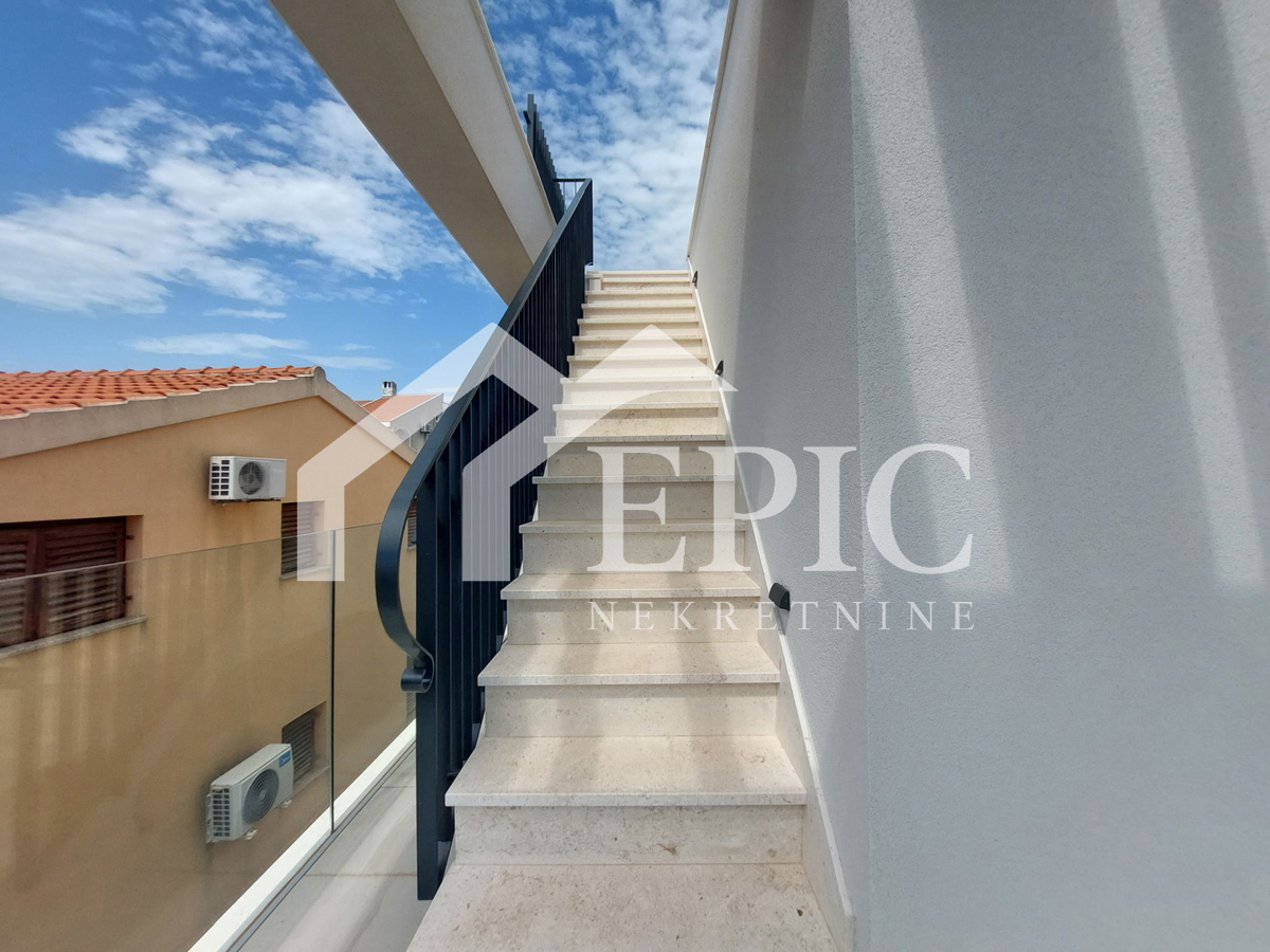 KOŽINO, ZADAR - APPARTAMENTO TRILOCALE CON TERRAZZA PANORAMICA