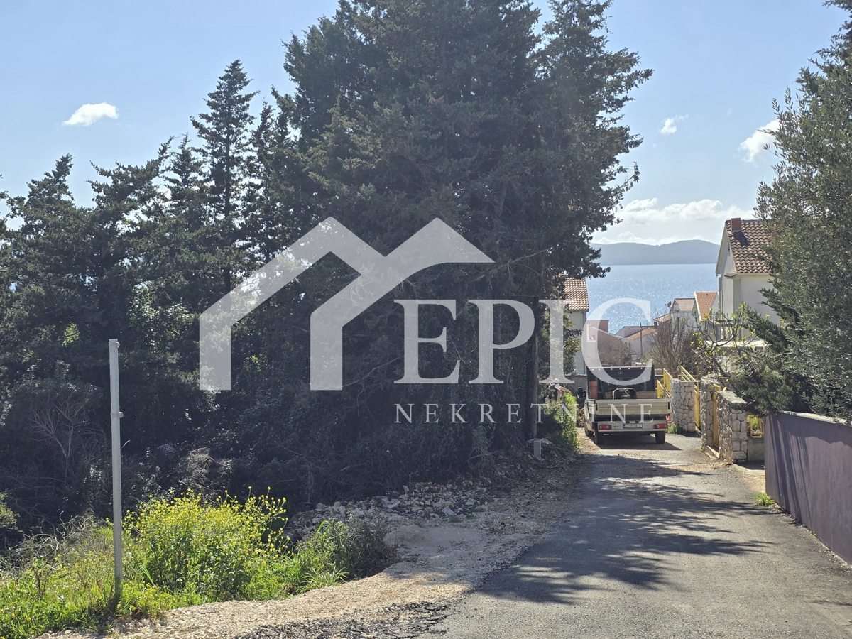 DIKLO, ZADAR - ATTRATTIVA TERRENO
