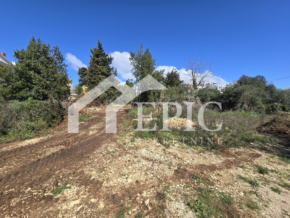 DIKLO, ZADAR - ATTRATTIVA TERRENO