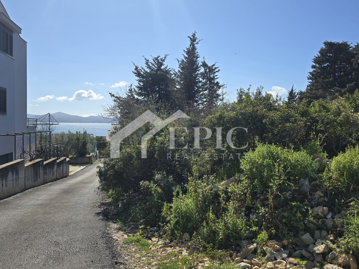 DIKLO, ZADAR - ATTRATTIVA TERRENO