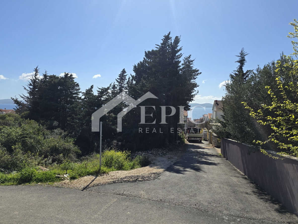 DIKLO, ZADAR - ATTRATTIVA TERRENO