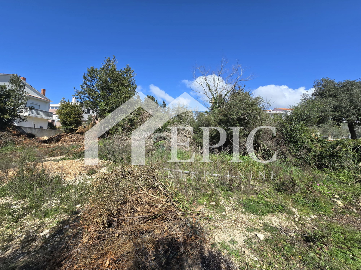 DIKLO, ZADAR - ATTRATTIVA TERRENO