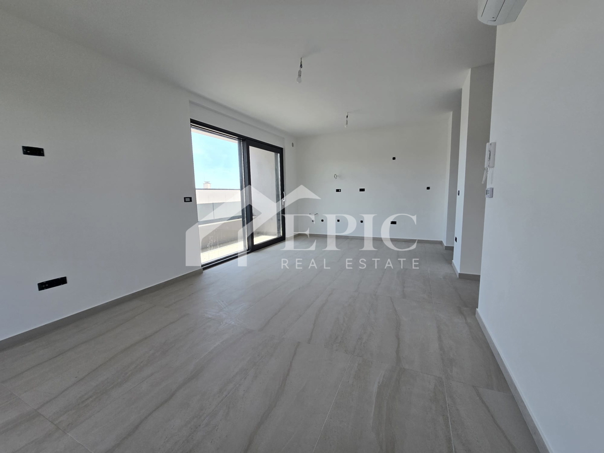 DIKLO, APPARTAMENTO 2° PIANO, 50m DAL MARE