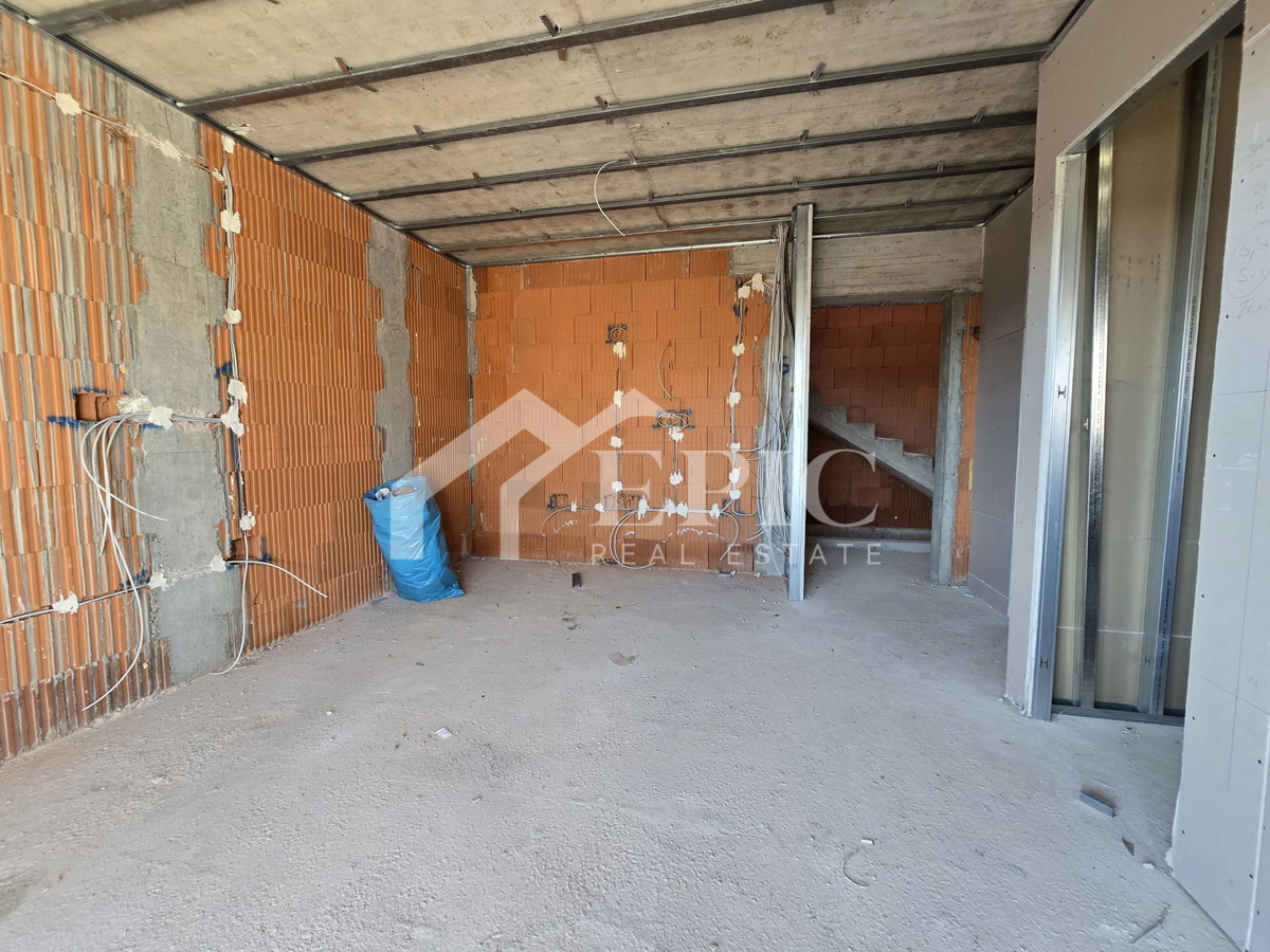 PLOVANIJA, appartamento con una camera al 2° piano