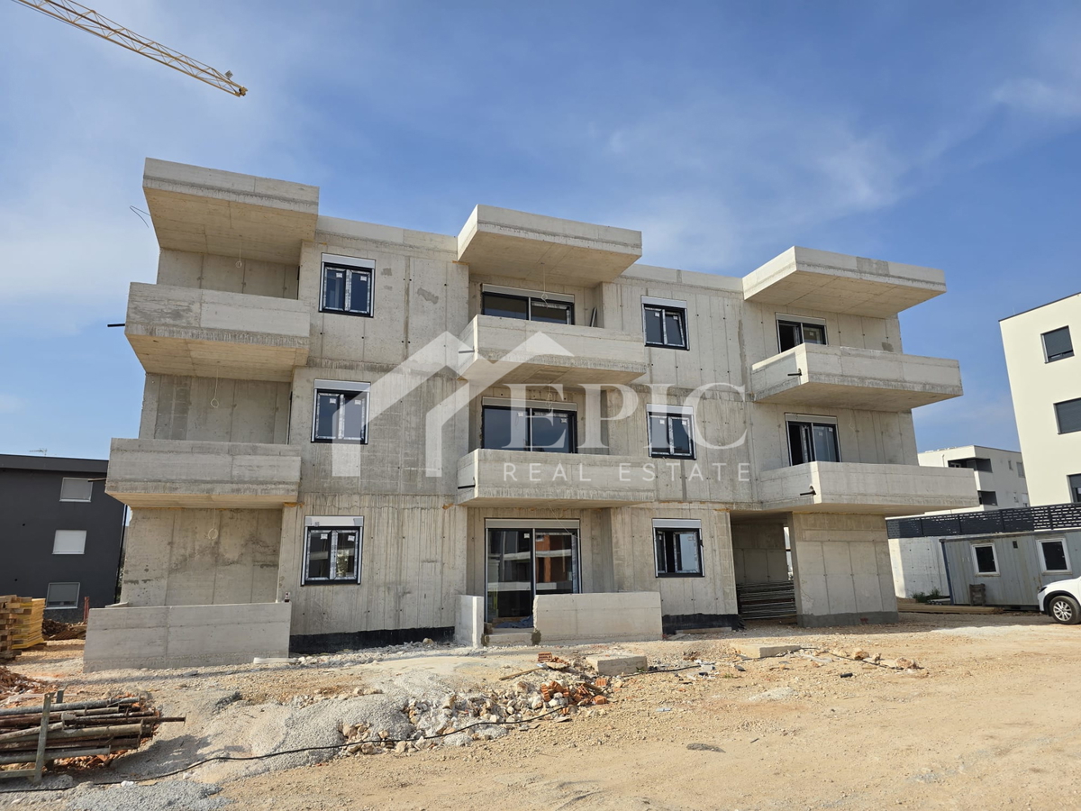 PLOVANIJA, appartamento con una camera al 2° piano