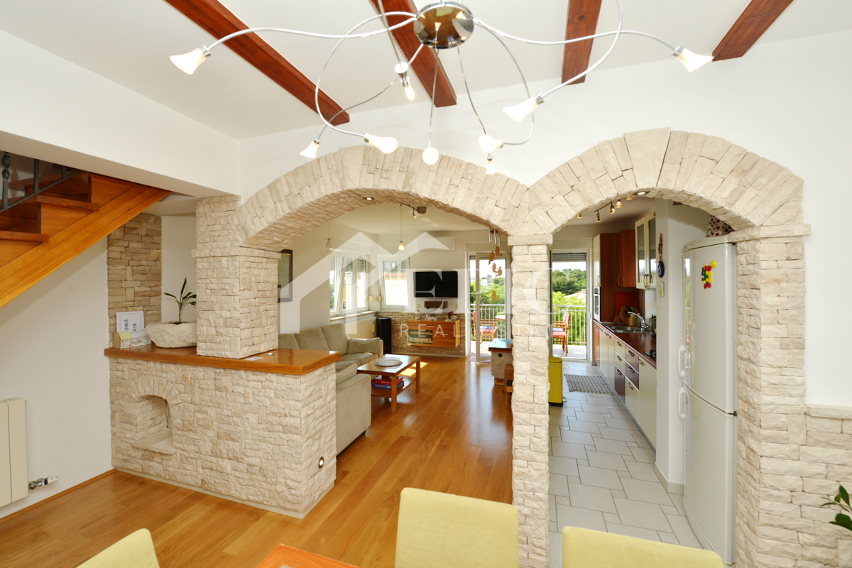 APPARTAMENTO IN POSIZIONE ATTRATTIVA