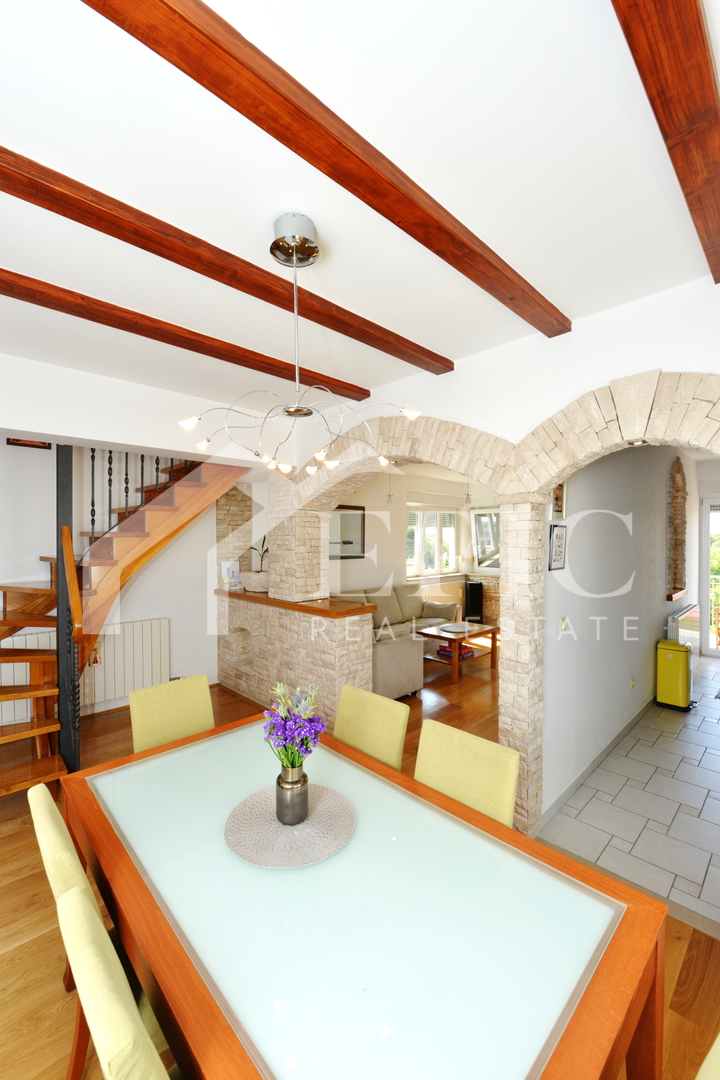 APPARTAMENTO IN POSIZIONE ATTRATTIVA