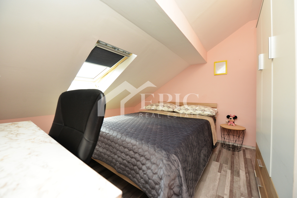 AMPIO APPARTAMENTO SU DUE PIANI A KOLOVARI