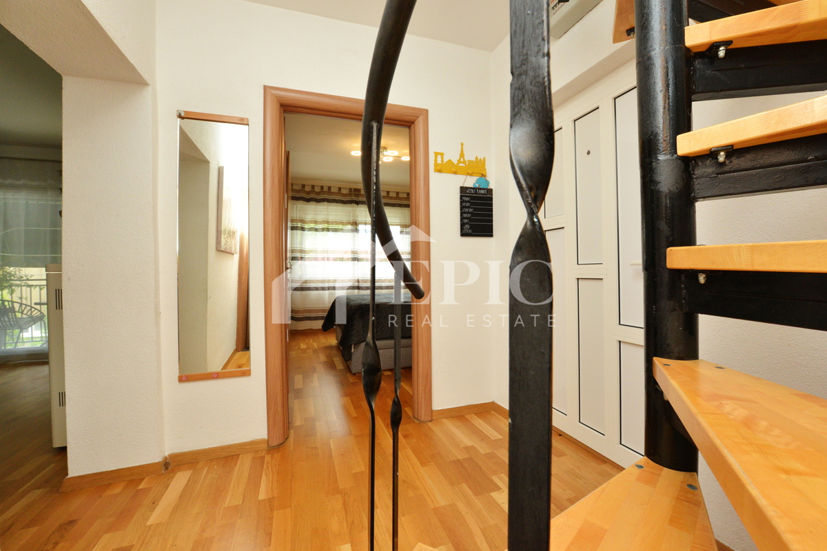 AMPIO APPARTAMENTO SU DUE PIANI A KOLOVARI