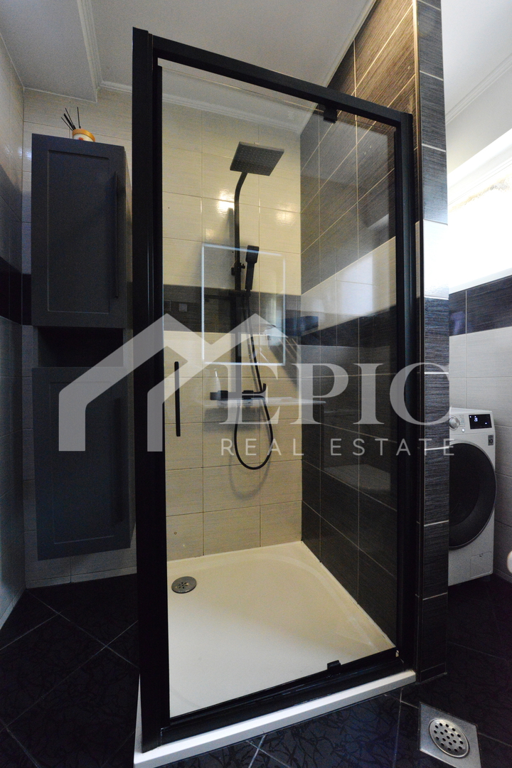 AMPIO APPARTAMENTO SU DUE PIANI A KOLOVARI