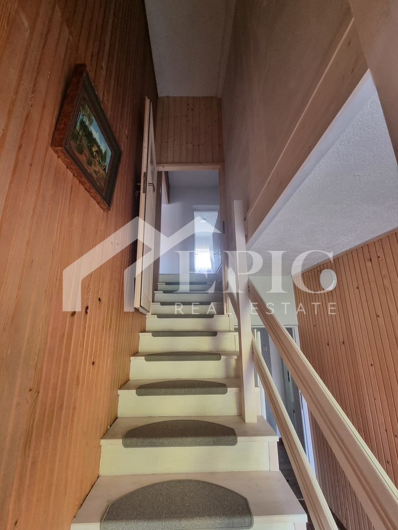 VILLA INDIPENDENTE A GRAČAC