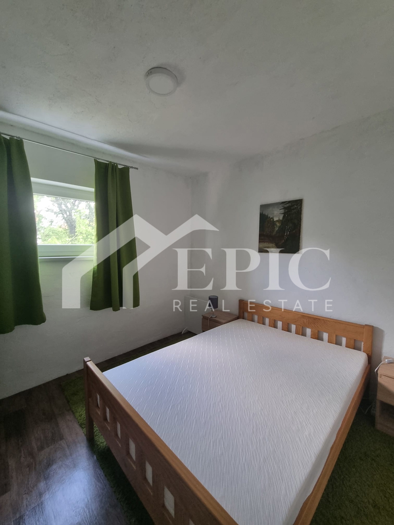 VILLA INDIPENDENTE A GRAČAC