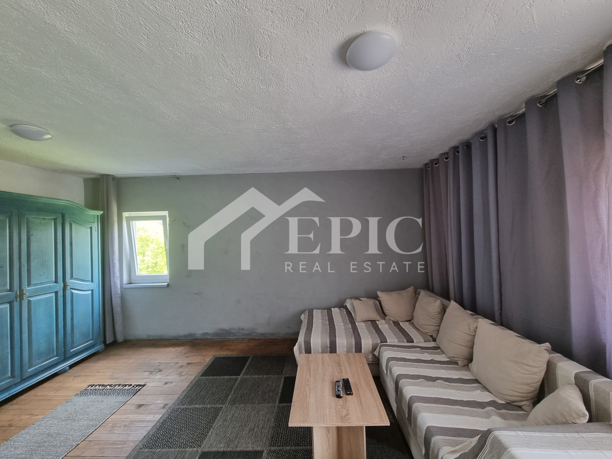 VILLA INDIPENDENTE A GRAČAC