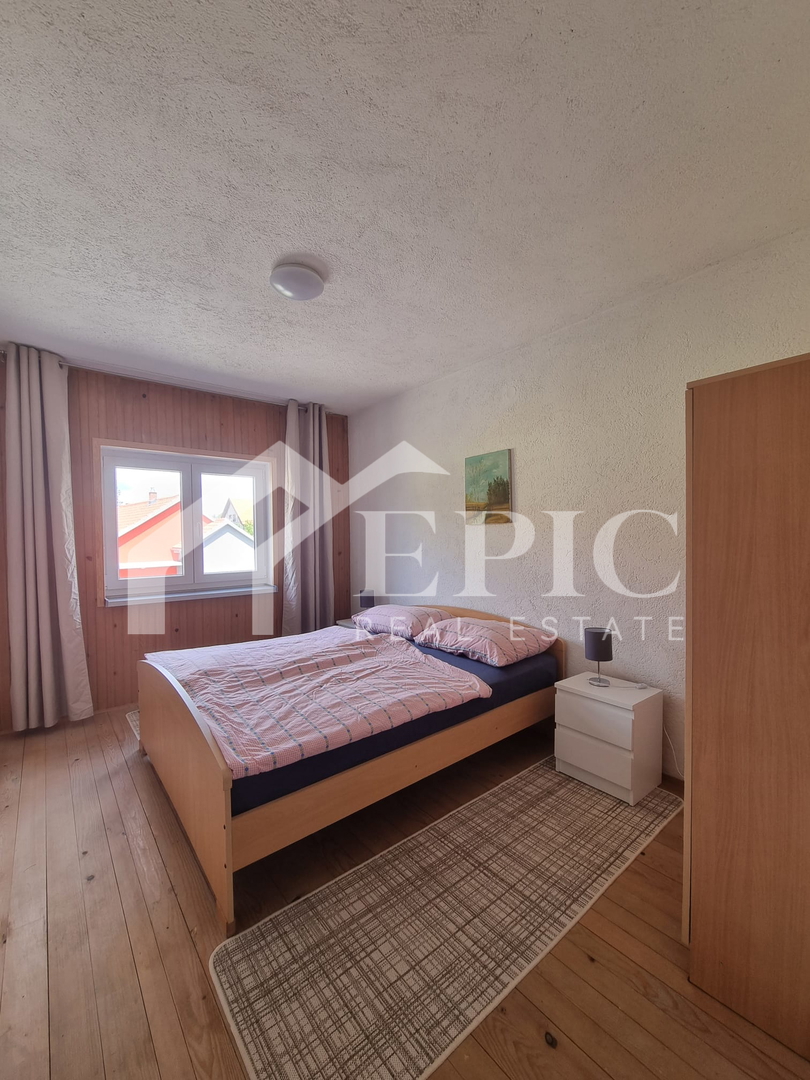 VILLA INDIPENDENTE A GRAČAC