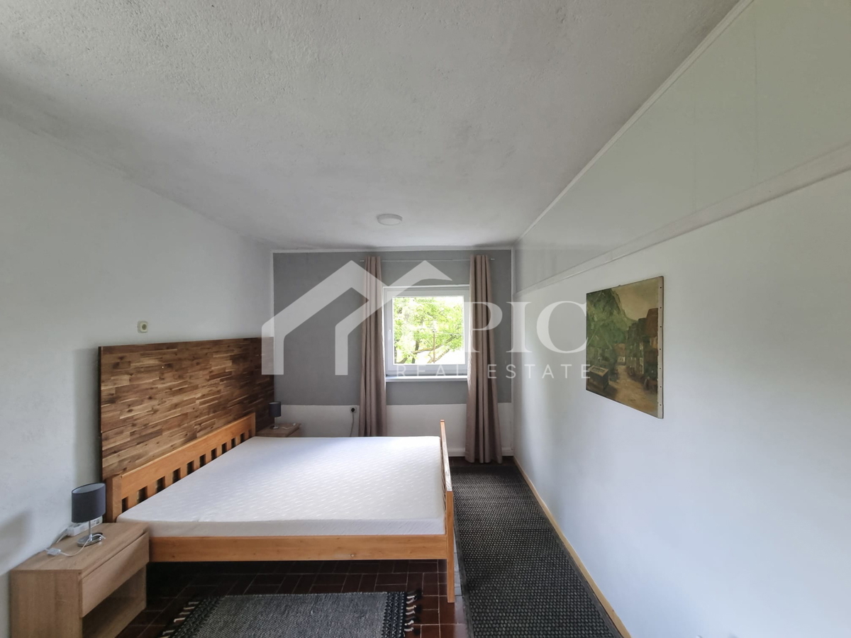 VILLA INDIPENDENTE A GRAČAC