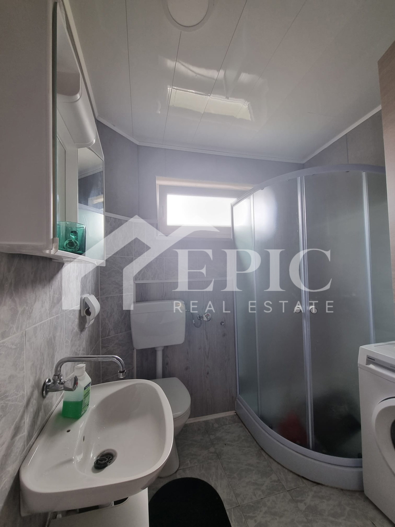 VILLA INDIPENDENTE A GRAČAC