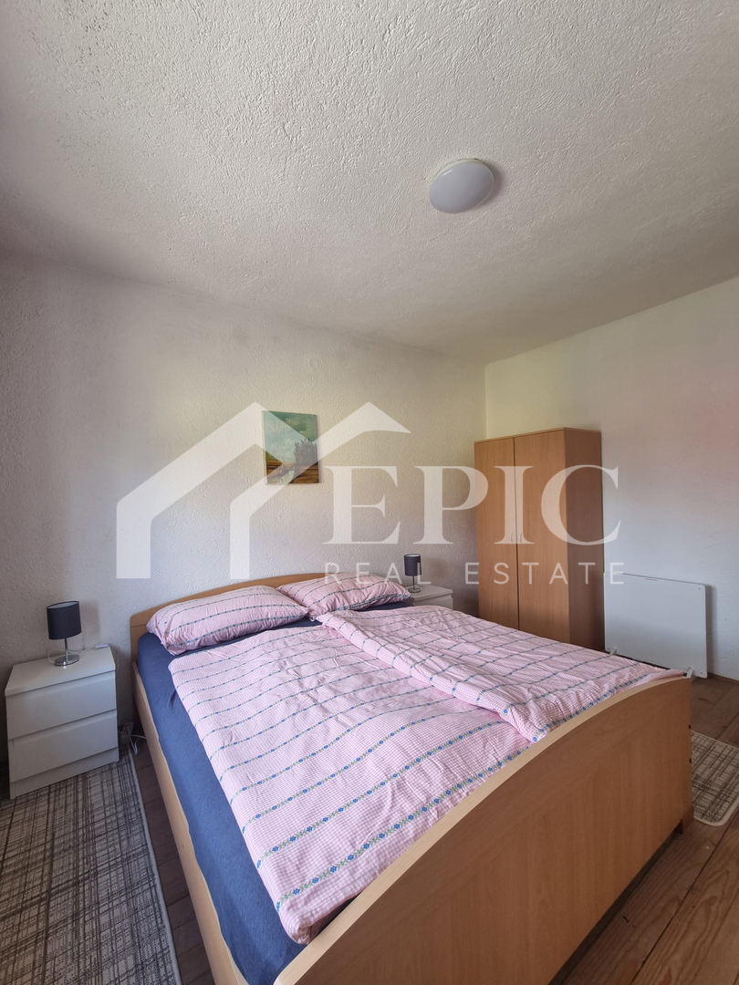 VILLA INDIPENDENTE A GRAČAC