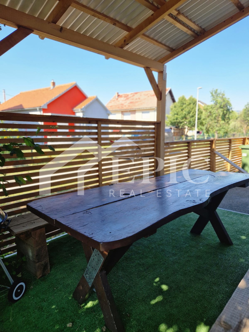 VILLA INDIPENDENTE A GRAČAC