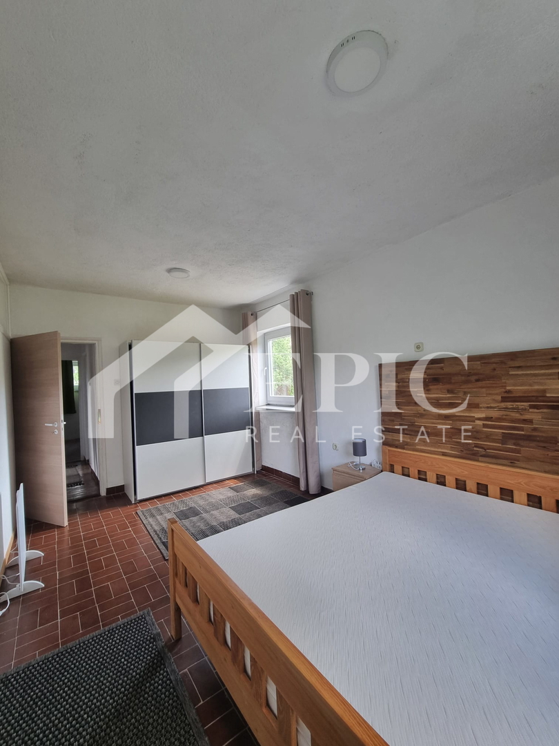 VILLA INDIPENDENTE A GRAČAC