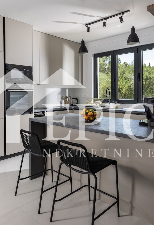 VILLA - DINTORNI DI ZARA