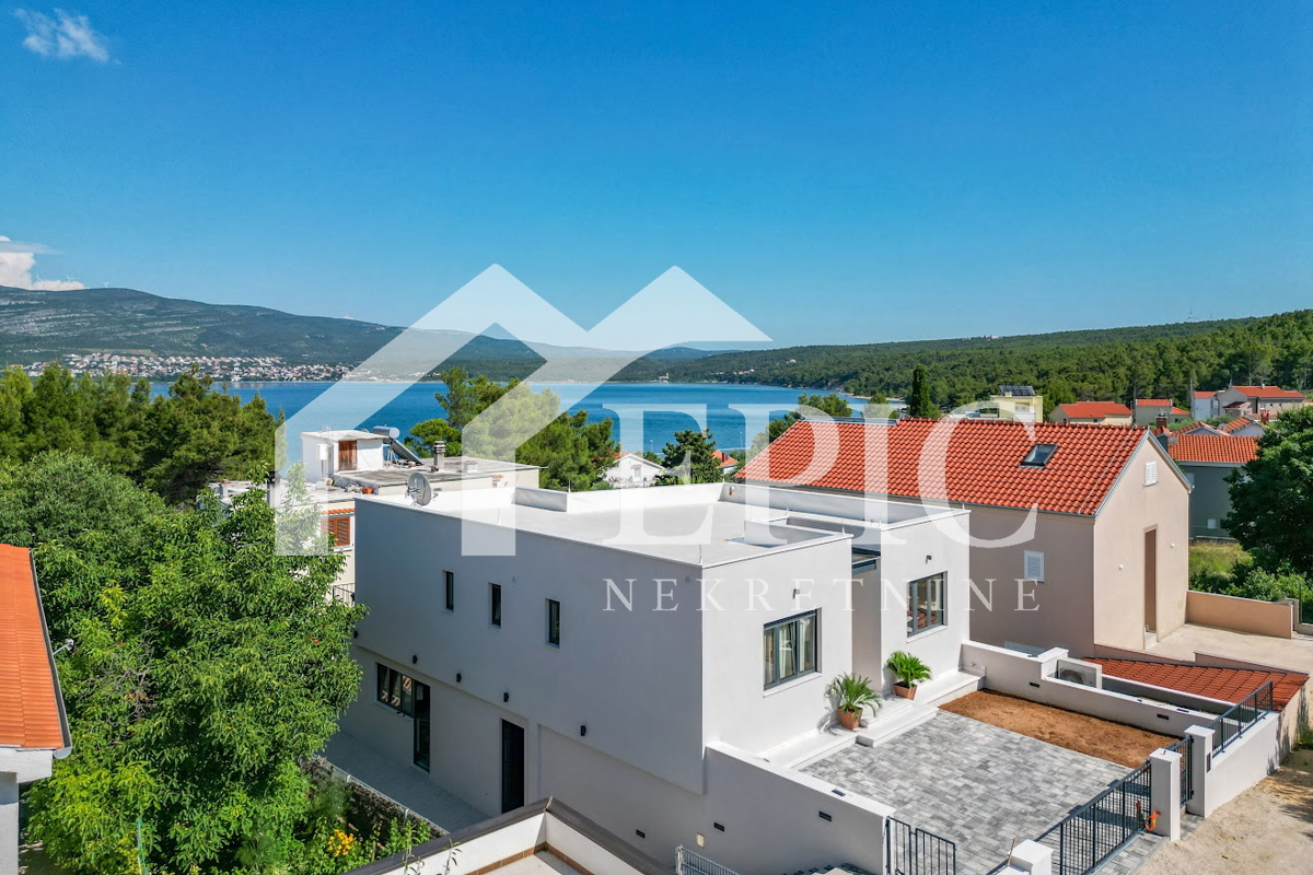 VILLA - DINTORNI DI ZARA