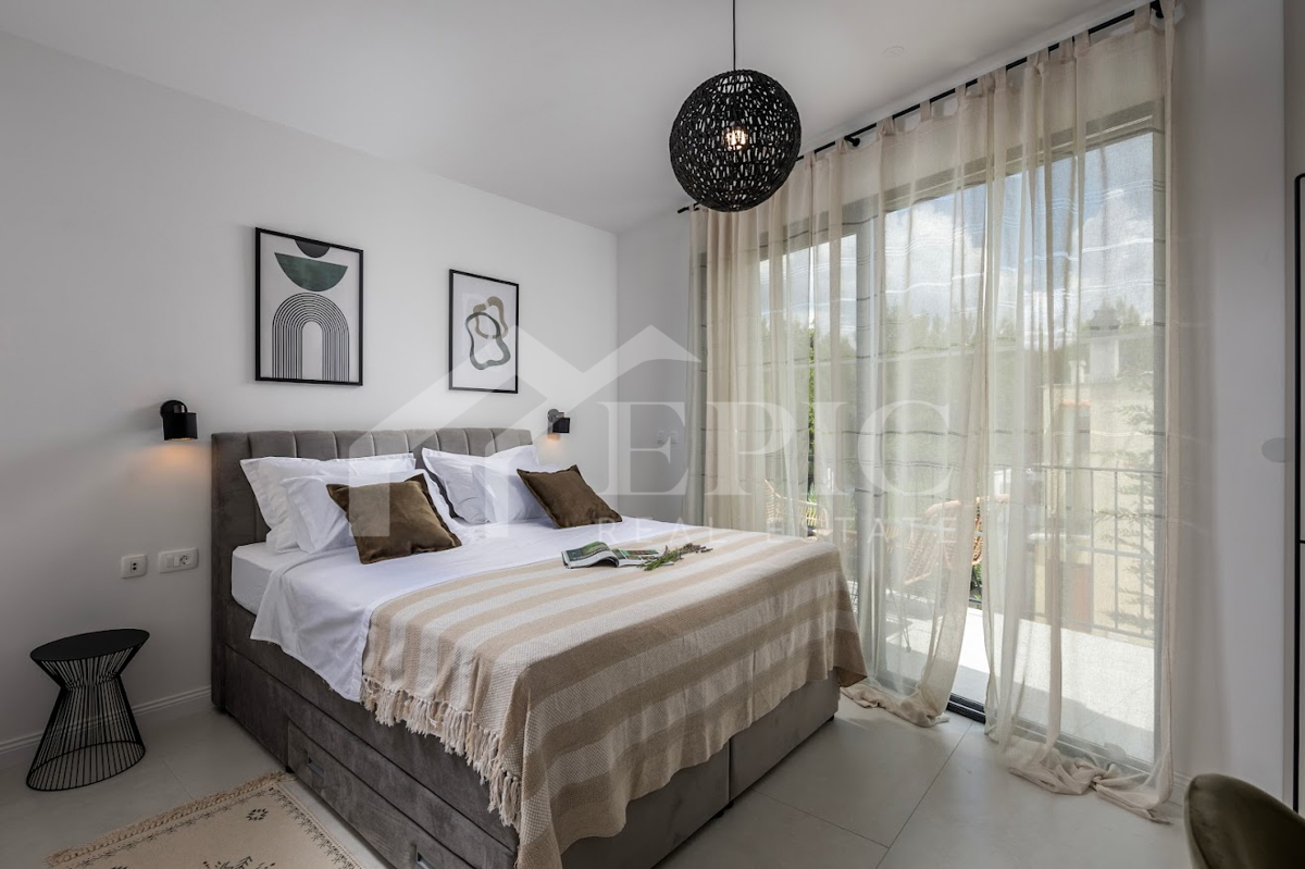 VILLA - DINTORNI DI ZARA