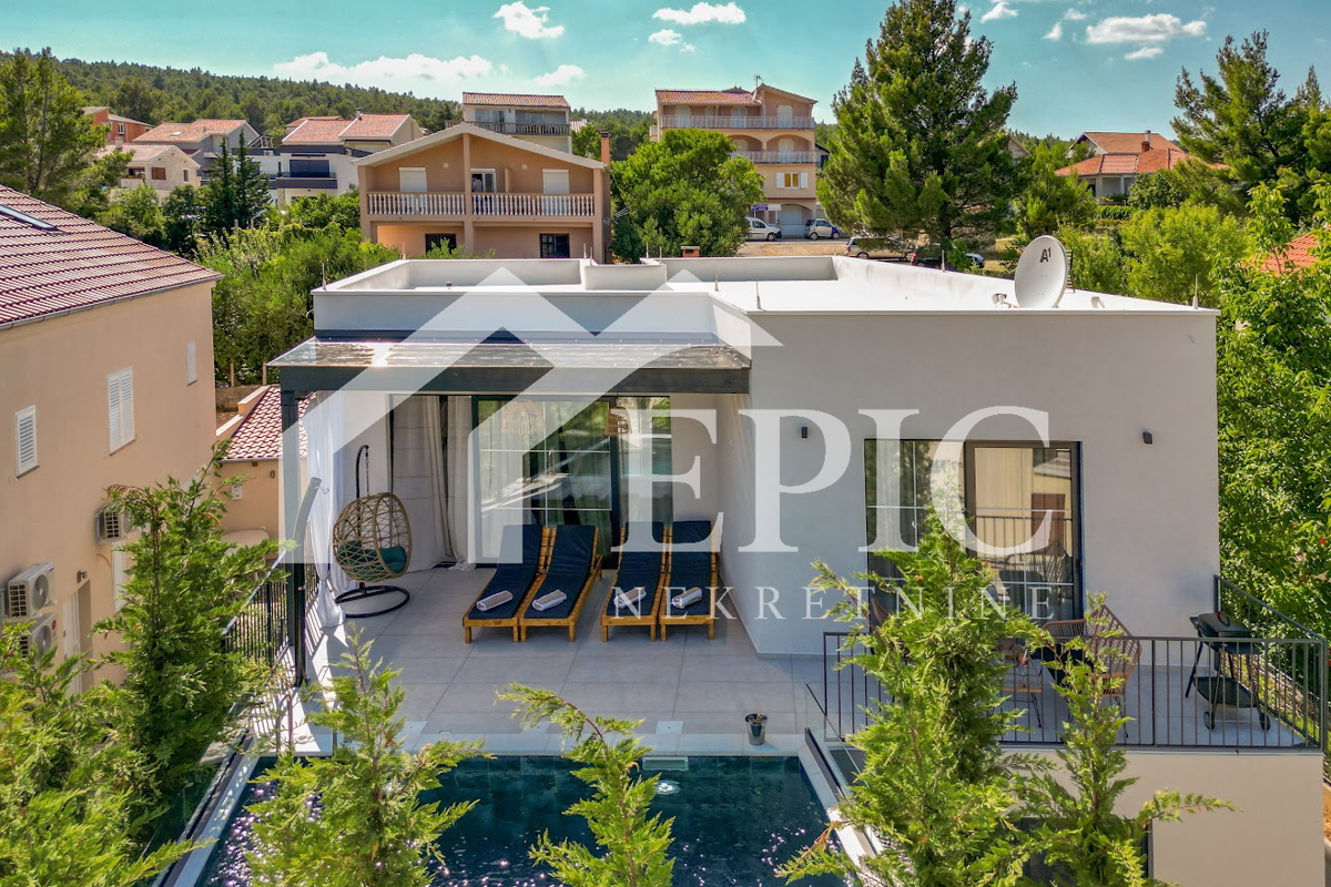 VILLA - DINTORNI DI ZARA