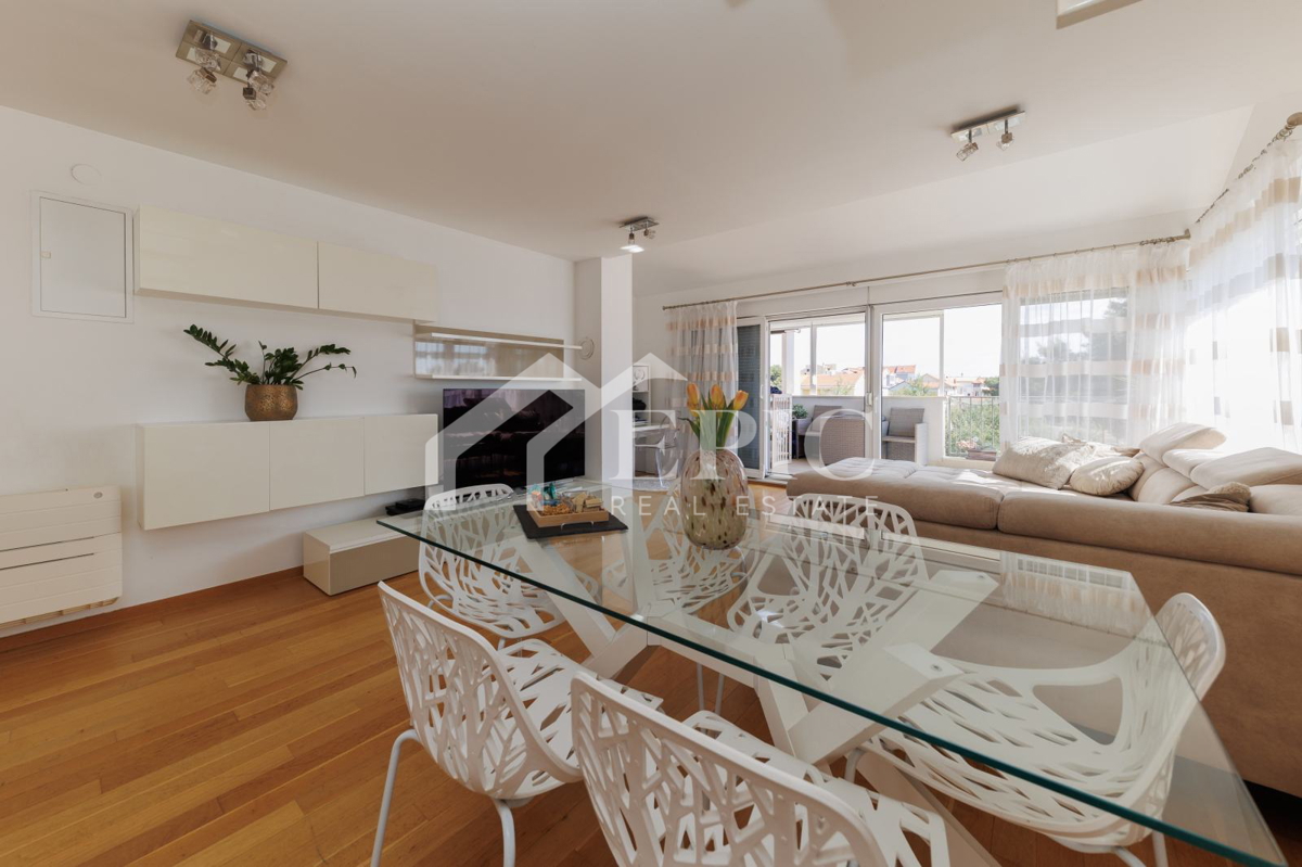 AMPIO APPARTAMENTO SU DUE LIVELLI