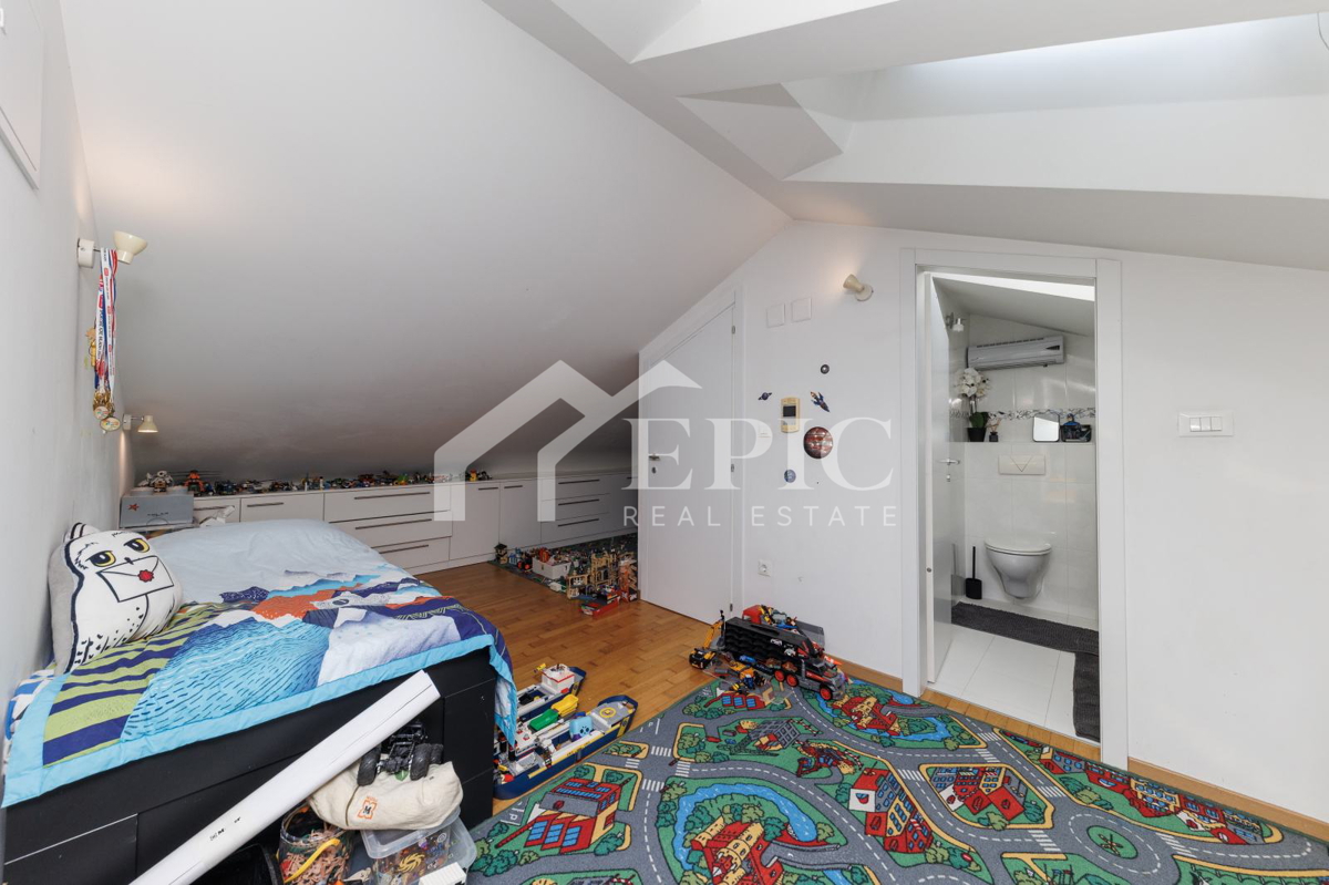 AMPIO APPARTAMENTO SU DUE LIVELLI