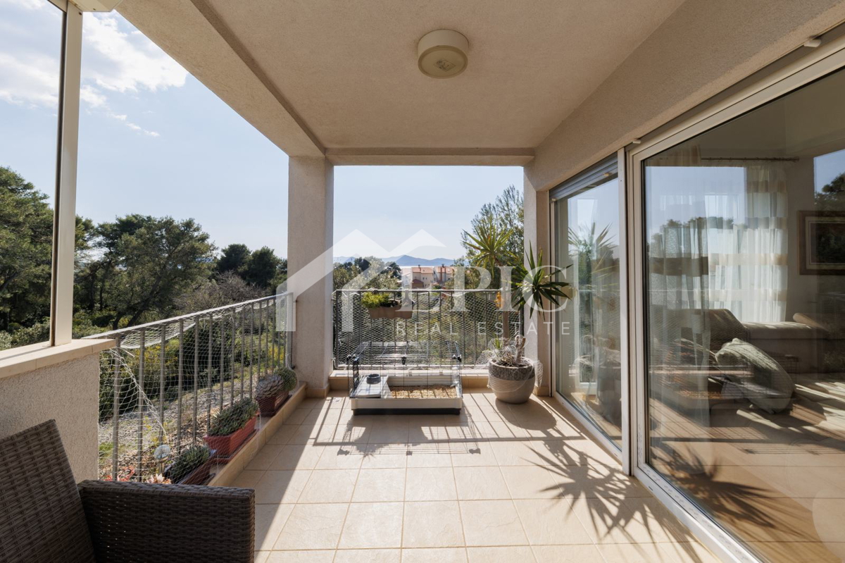 AMPIO APPARTAMENTO SU DUE LIVELLI