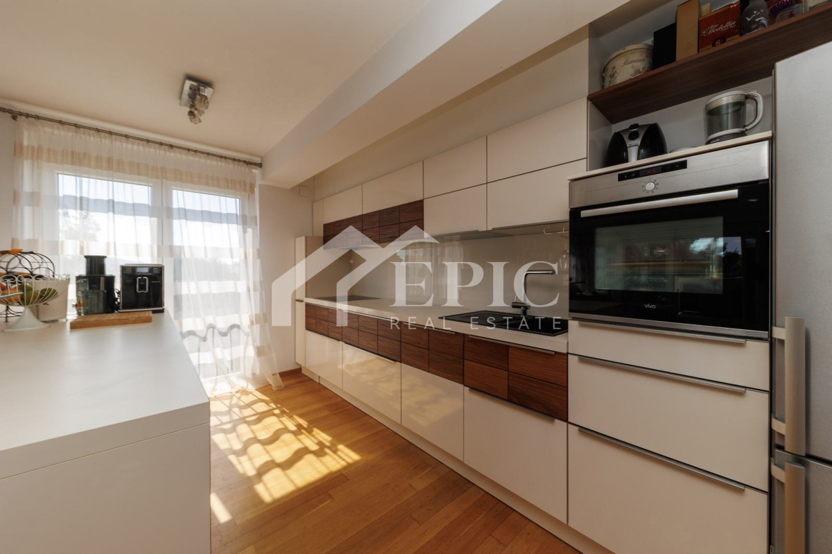 AMPIO APPARTAMENTO SU DUE LIVELLI