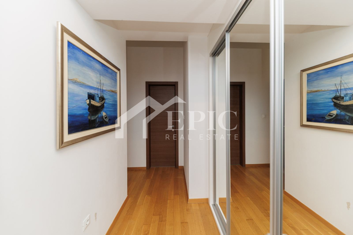 AMPIO APPARTAMENTO SU DUE LIVELLI