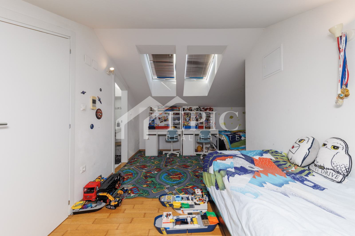 AMPIO APPARTAMENTO SU DUE LIVELLI