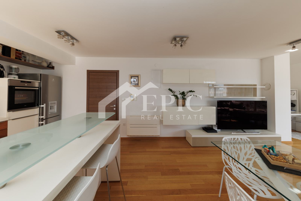 AMPIO APPARTAMENTO SU DUE LIVELLI