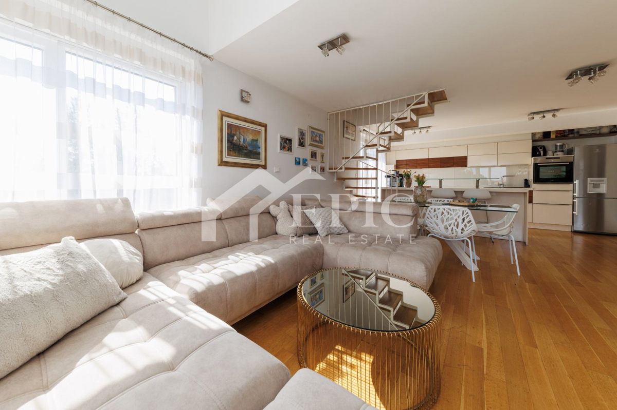 AMPIO APPARTAMENTO SU DUE LIVELLI