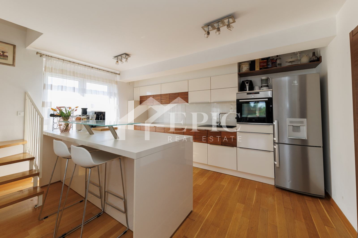 AMPIO APPARTAMENTO SU DUE LIVELLI