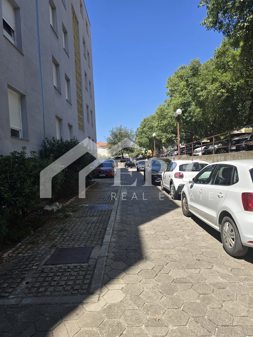 TRILOCALE AL TERZO PIANO - BILI BRIG