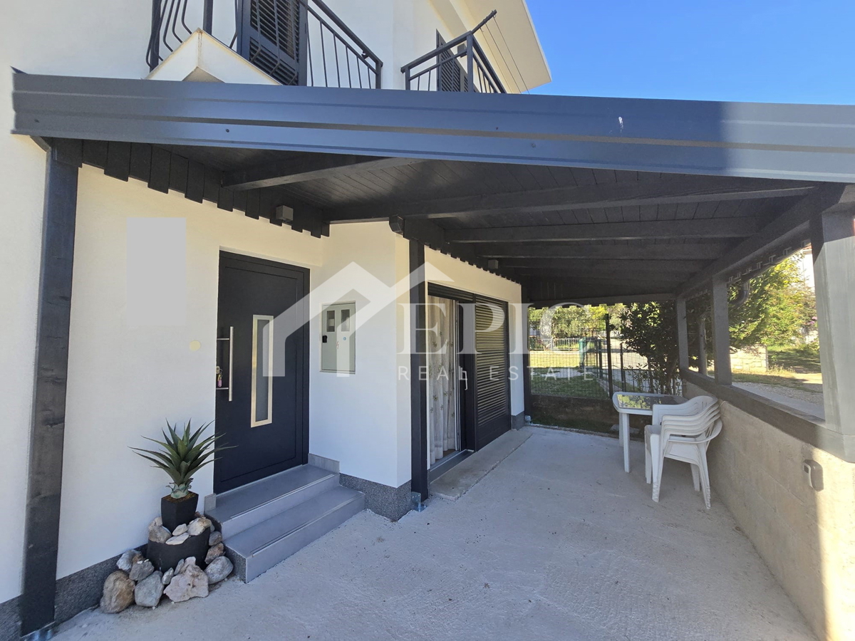 VILLA INDIPENDENTE CON 4 UNITÀ ABITATIVE