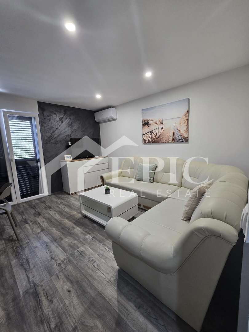 VILLA INDIPENDENTE CON 4 UNITÀ ABITATIVE