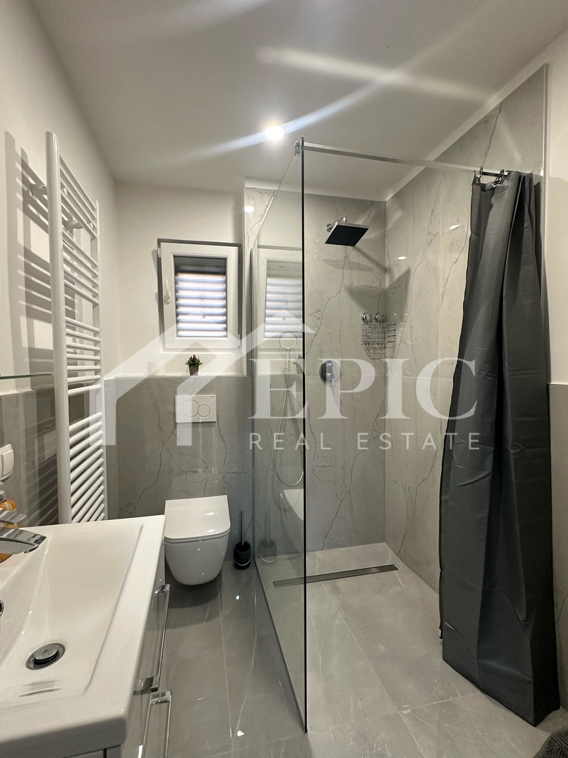 VILLA INDIPENDENTE CON 4 UNITÀ ABITATIVE